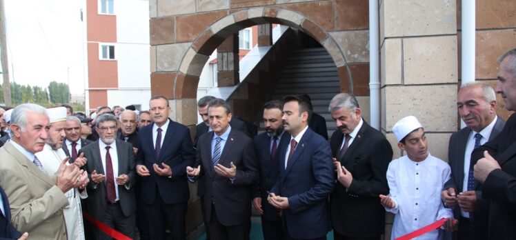 Bitlis'te şehidin vasiyeti üzerine yaptırılan cami ve Kur'an kursu hizmete açıldı