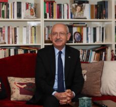 CHP Genel Başkanı Kılıçdaroğlu, Ahmet Taner Kışlalı'nın eşi Nilüfer Kışlalı'yı ziyaret etti
