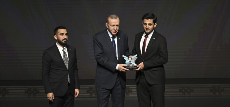 Cumhurbaşkanı Erdoğan Türkiye Gençlik Vakfı Teşkilat Buluşması'na katıldı: (1)