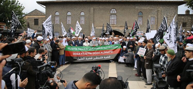 Diyarbakır'a farklı illerden gelen kanaat önderleri İsrail'in saldırılarını protesto etti