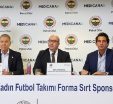 Fenerbahçe Petrol Ofisi Kadın Futbol Takımı'nın yeni sırt sponsoru Medicana oldu