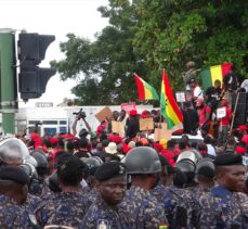 Gana'da düzenlenen protestoda Merkez Bankası Başkanı'nın istifası istendi