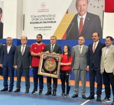Gençlik ve Spor Bakanı Osman Aşkın Bak, Konya'da ödül töreninde konuştu:
