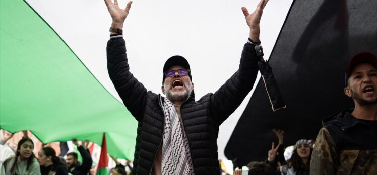 İspanya'da binlerce kişi Filistin'e destek ve Gazze'de ateşkes için yürüdü