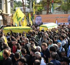 İsrail saldırısında ölen Lübnan'daki Hizbullah üyeleri toprağa verildi