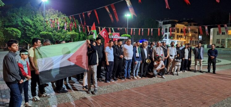 İsrail'in abluka altındaki Gazze'ye saldırıları Antalya'da protesto edildi