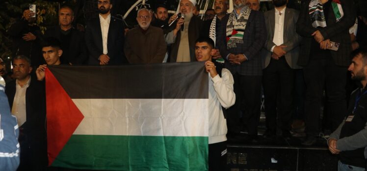 İsrail'in abluka altındaki Gazze'ye saldırıları protesto edildi