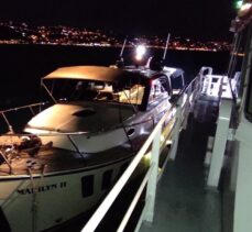 İstanbul Boğazı'nda arızalanarak sürüklenen tekne kurtarıldı