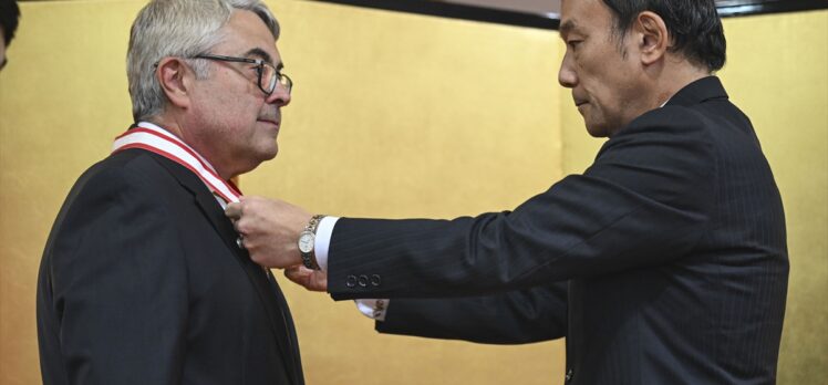 Japonya, eski Türkiye'nin Tokyo Büyükelçisi Meriç'e nişan verdi
