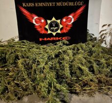 Kars'ta uyuşturucu operasyonunda yakalanan 3 zanlı tutuklandı