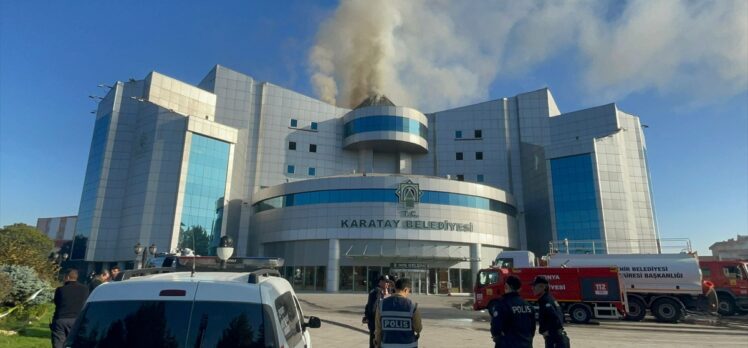 GÜNCELLEME – Konya Karatay Belediyesi binasında yangın çıktı