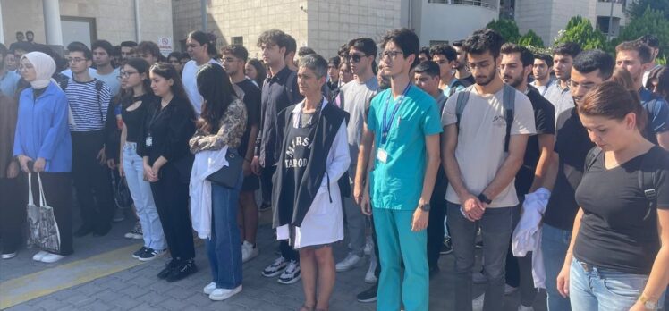 Mersin'de sağlıkçılara yönelik şiddet protesto edildi