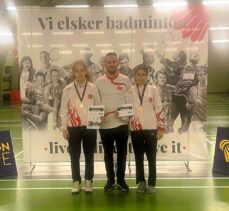 Milli badmintoncular Elifnur ile Zeynep Berre, Danimarka'da bronz madalya kazandı