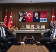 Özgür Özel, CHP İstanbul İl Başkanlığına seçilen Çelik'i tebrik etti