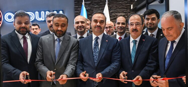 Sanayi ve Teknoloji Bakanı Kacır, Bilişim Vadisi Bakü'yü ziyaret etti: