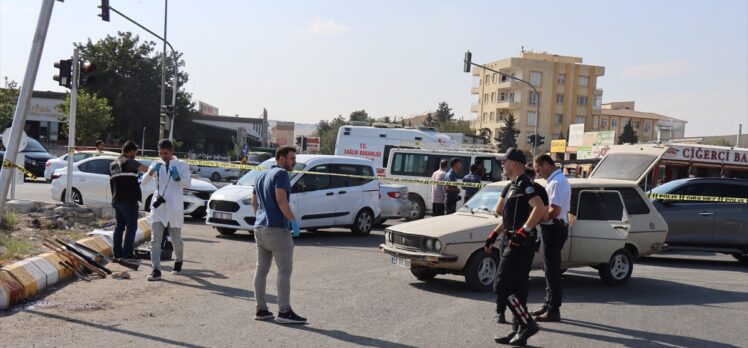 GÜNCELLEME – Şanlıurfa'da bıçaklı silahlı kavgada 1 kişi öldü, 5 kişi yaralandı