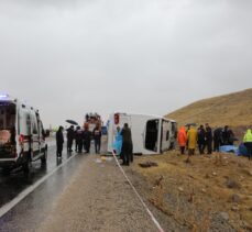 GÜNCELLEME – Sivas'ta yolcu otobüsü devrildi, 4 kişi öldü, 34 kişi yaralandı