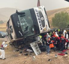 GÜNCELLEME 2 – Sivas'ta yolcu otobüsü devrildi, 7 kişi öldü, 40 kişi yaralandı