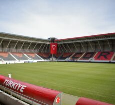 Vali Dağlı, Türkiye-Lüksemburg maçının oynanacağı Çorum Stadı'nda inceleme yaptı