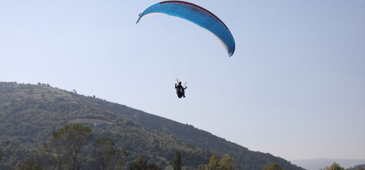 Yamaç Paraşütü Hedef Eğitim Yarışması Samsun'da başladı