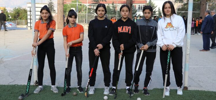 Amasyalı genç hokeyciler ders aralarında Türkiye Şampiyonası'na hazırlanıyor