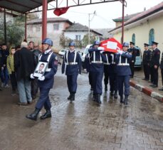 Ankara'da tedavi gördüğü hastanede vefat eden askerin cenazesi Manisa'da defnedildi