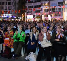 Antalya Kültür Yolu Festivali'nde Sümer Ezgü konser verdi