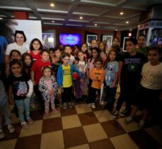 Antalya'da öğrenciler “Son Akşam Yemeği” filmini izledi