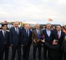 Bakanlar Şimşek ve Uraloğlu, Batman'da AK Parti İl Başkanlığı'nı ziyaret etti