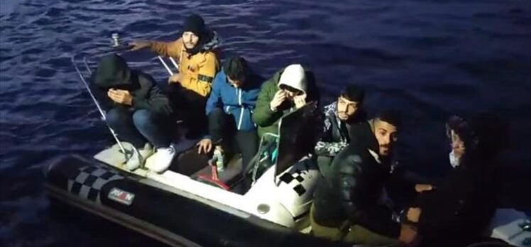 Bodrum açıklarında 100 düzensiz göçmen kurtarıldı, 20 göçmen yakalandı