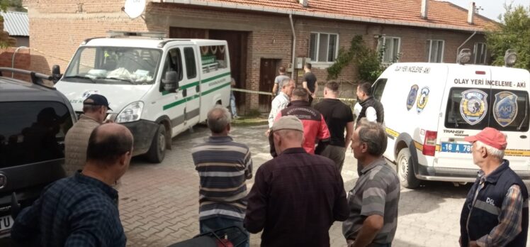 Bursa'da boşanma aşamasındaki karısı ile 2 oğlunu silahla öldüren kişi intihar etti