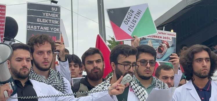 Cerrahpaşa Tıp Fakültesi öğrencileri İsrail'in Gazze'ye saldırılarını kınadı