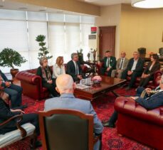 CHP Genel Başkanı Özel, Alevi vakıf, federasyon ve dernek başkanlarıyla görüştü