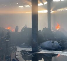 GÜNCELLEME – Gaziantep'te geri dönüşüm fabrikasında çıkan yangın söndürüldü