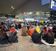 Hollanda'da 8 tren istasyonunda Filistin'e destek için oturma eylemleri yapıldı