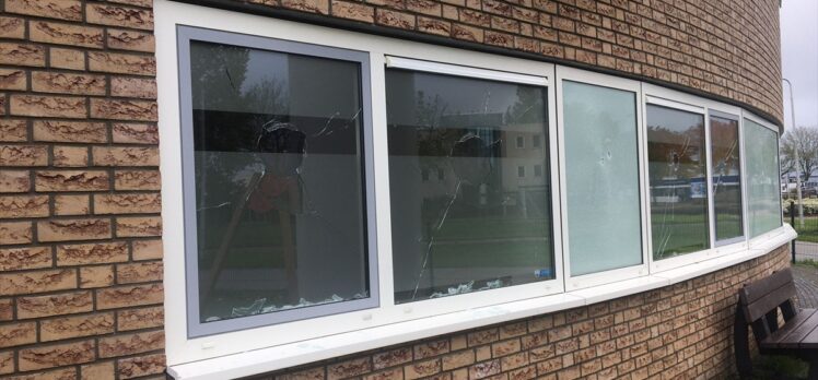 Hollanda'da Türk camisine saldırı düzenlendi