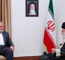 İran lideri Hamaney, başkent Tahran'da Hamas Siyasi Büro Başkanı Heniyye ile görüştü