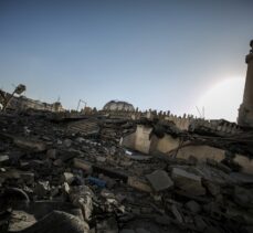 İsrail ordusu, Gazze'de 1 camiyi daha bombaladı