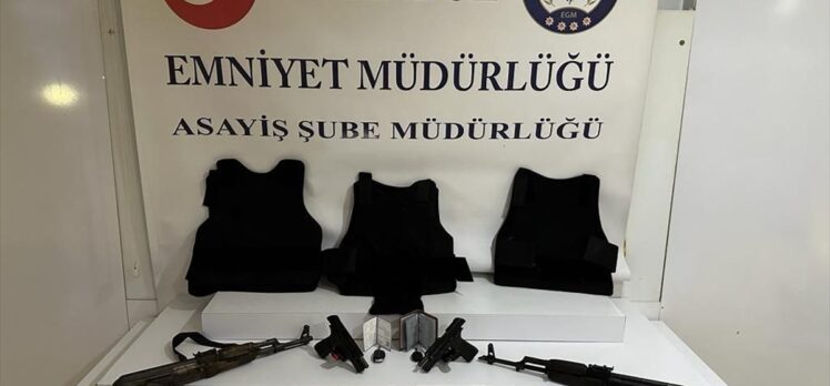 İstanbul'da gasp çetesine yönelik operasyonda 12 şüpheli tutuklandı