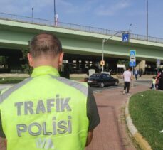 İstanbul'da yaya geçidinde kurallara uymayan sürücülere para cezası