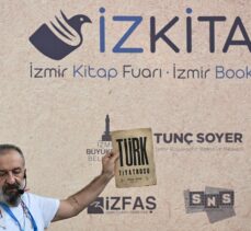 İzmir Kitap Fuarı kapsamında “100. Yıl Özel Müzayedesi” yapıldı