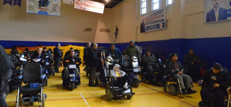 Kahramanmaraş'ta 160 bedensel engelli kişiye akülü araç dağıtıldı