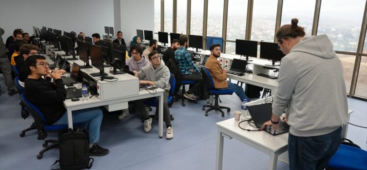 Karabük'te “Siber Vatan” projesiyle nitelikli siber güvenlik uzmanları yetiştiriliyor