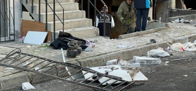 GÜNCELLEME – Küçükçekmece'de 5 katlı binada meydana gelen patlamada bir kişi öldü, 5 kişi yaralandı