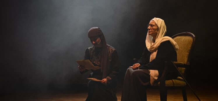 MEB'in “Cumhuriyete Doğru” tiyatro oyunu Ankara'da “perde” dedi