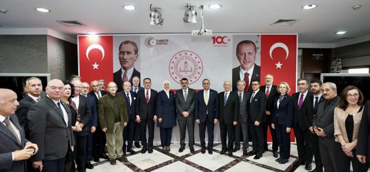 Milli Eğitim Bakanı Tekin, İstanbul'da azınlık okulları temsilcileriyle buluştu