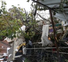 Mudanya'da toprak kaymasında kısmen yıkılan evdeki 2 kişi yaralandı