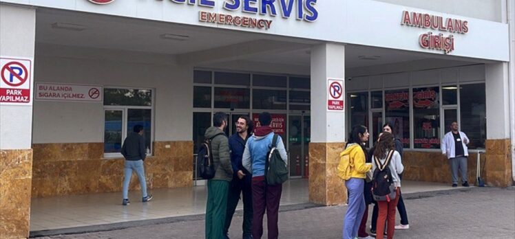 Sivas'ta 88 üniversite öğrencisi gıda zehirlenmesi şüphesiyle hastaneye kaldırıldı