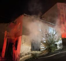 Sivas'ta bir evde çıkan yangın söndürüldü