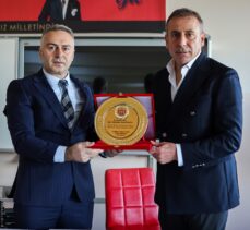 Trabzonspor Teknik Direktörü Abdullah Avcı'dan “Öğretmenler Günü” ziyareti